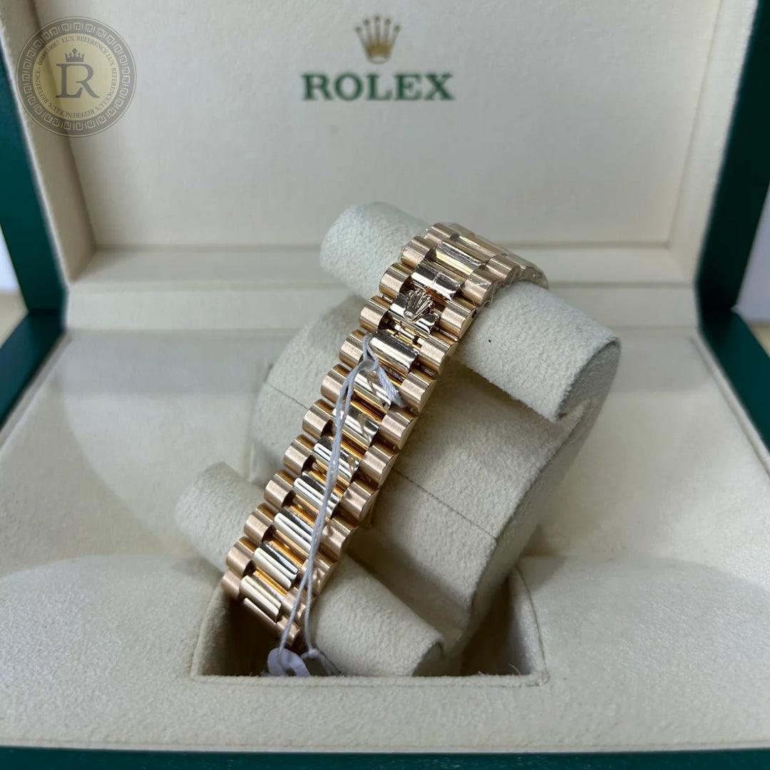 Rolex Day-Date, 36 mm, Rainbow