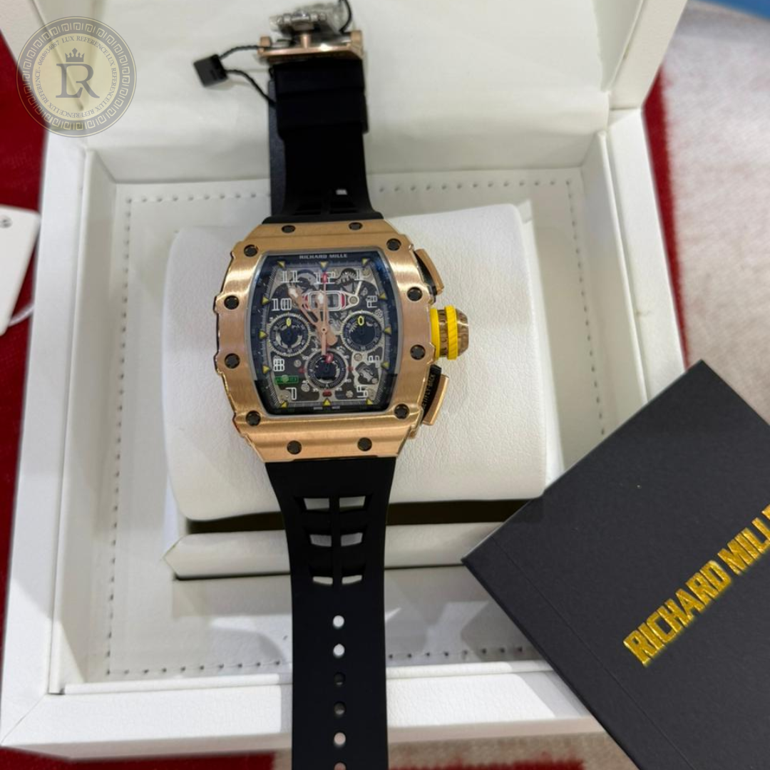 Richard Mille RM 11-03 avec un boîtier en or rose, bracelet en caoutchouc noir