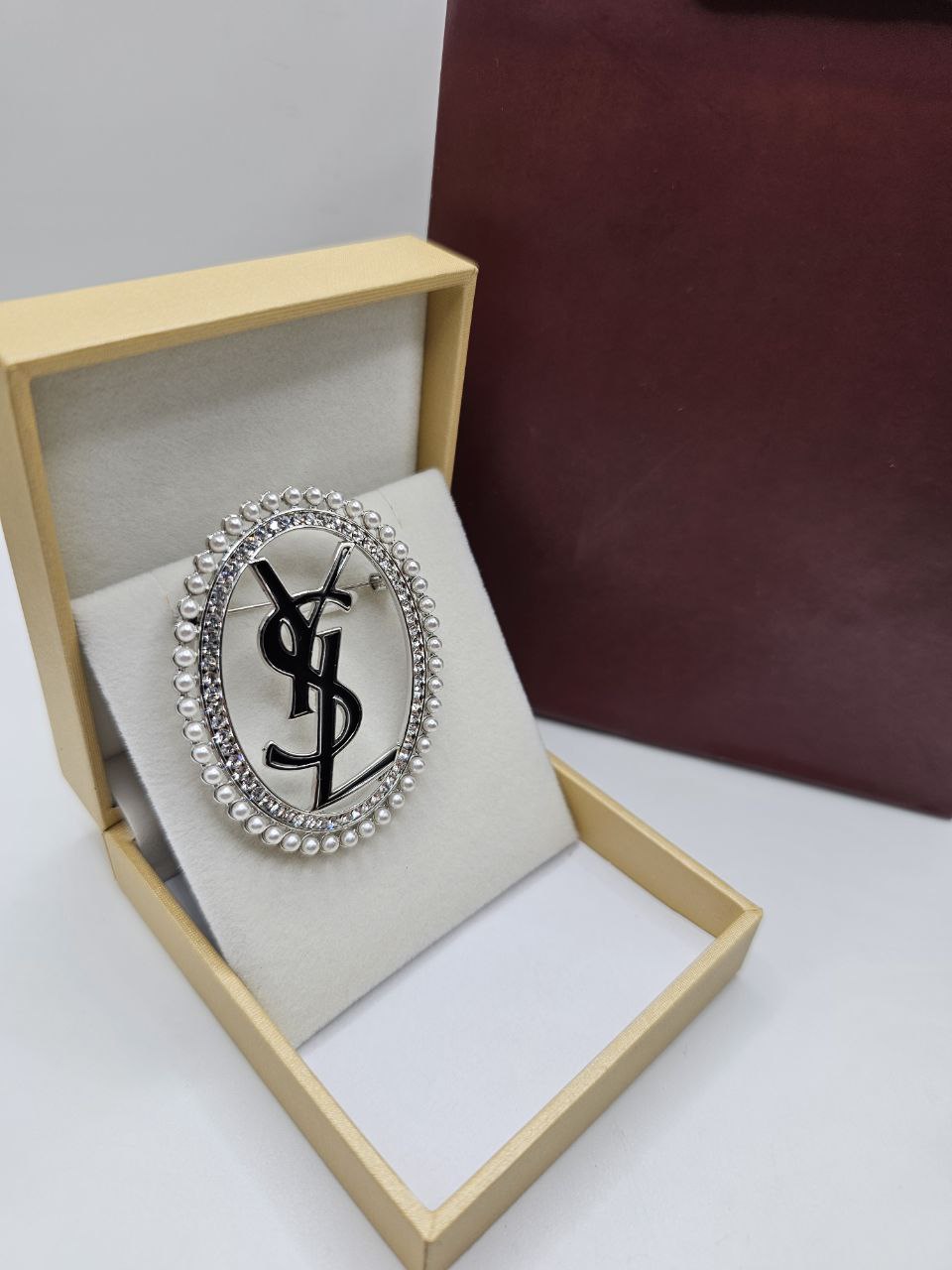 Broche YVES SAINT LAURENT