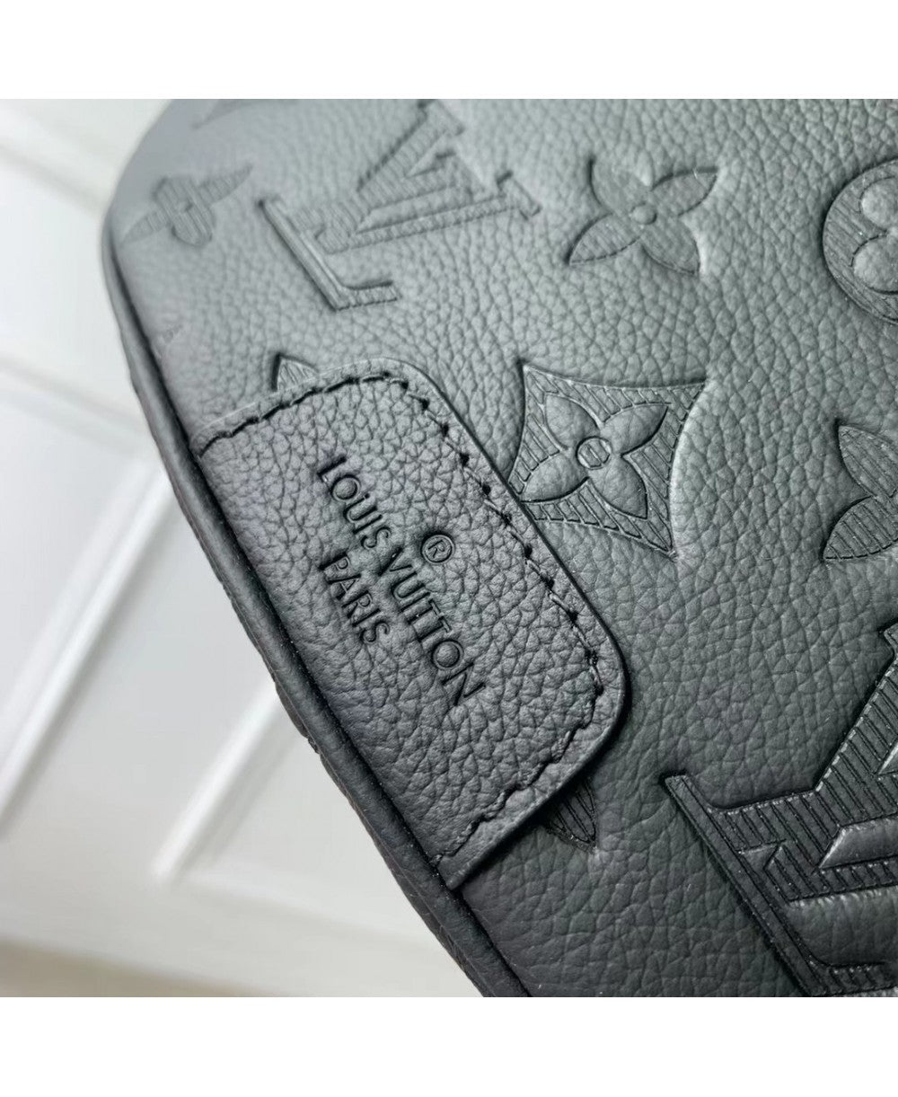 LOUIS VUITTON Discovery Bumbag