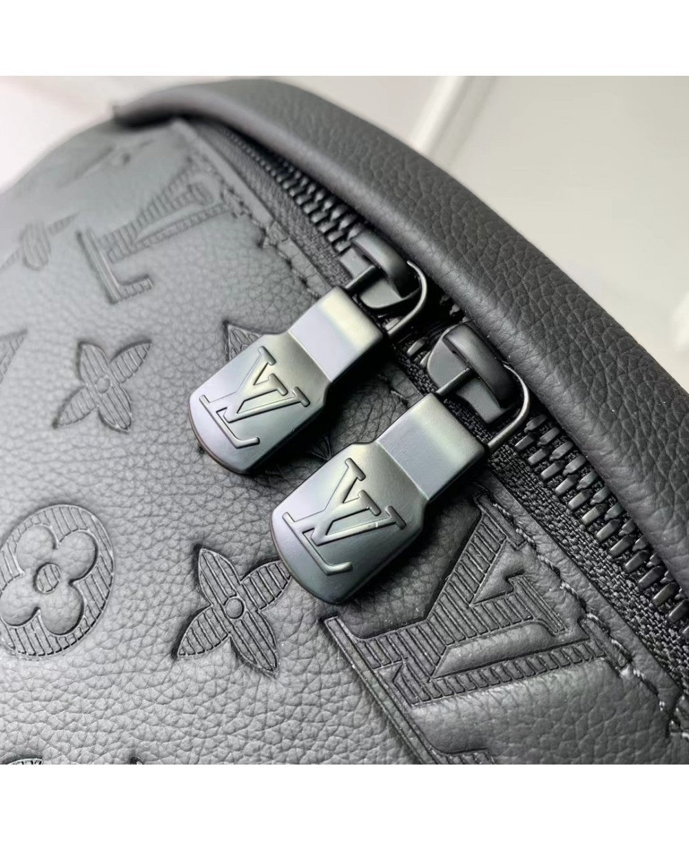 LOUIS VUITTON Discovery Bumbag