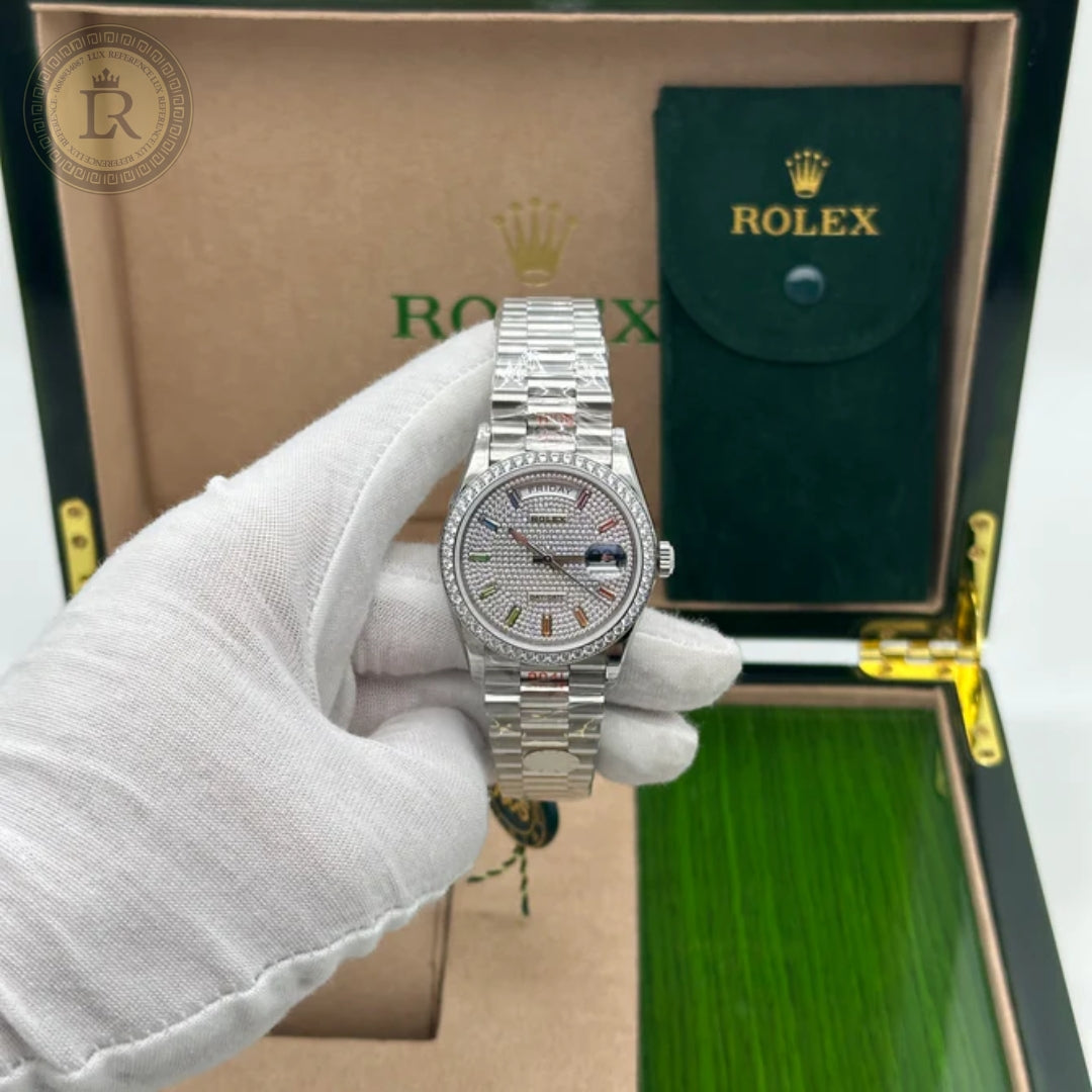 Rolex Day-Date, 36 mm, Or gris, Pavé de diamants