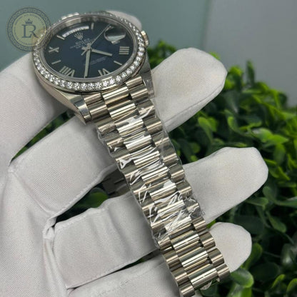 Rolex Day-Date, 36 mm, or gris et diamants, Bleu Ombré