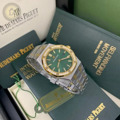 Audemars Piguet Royal Oak, Lunette Sertie de Diamants, Cadran Vert