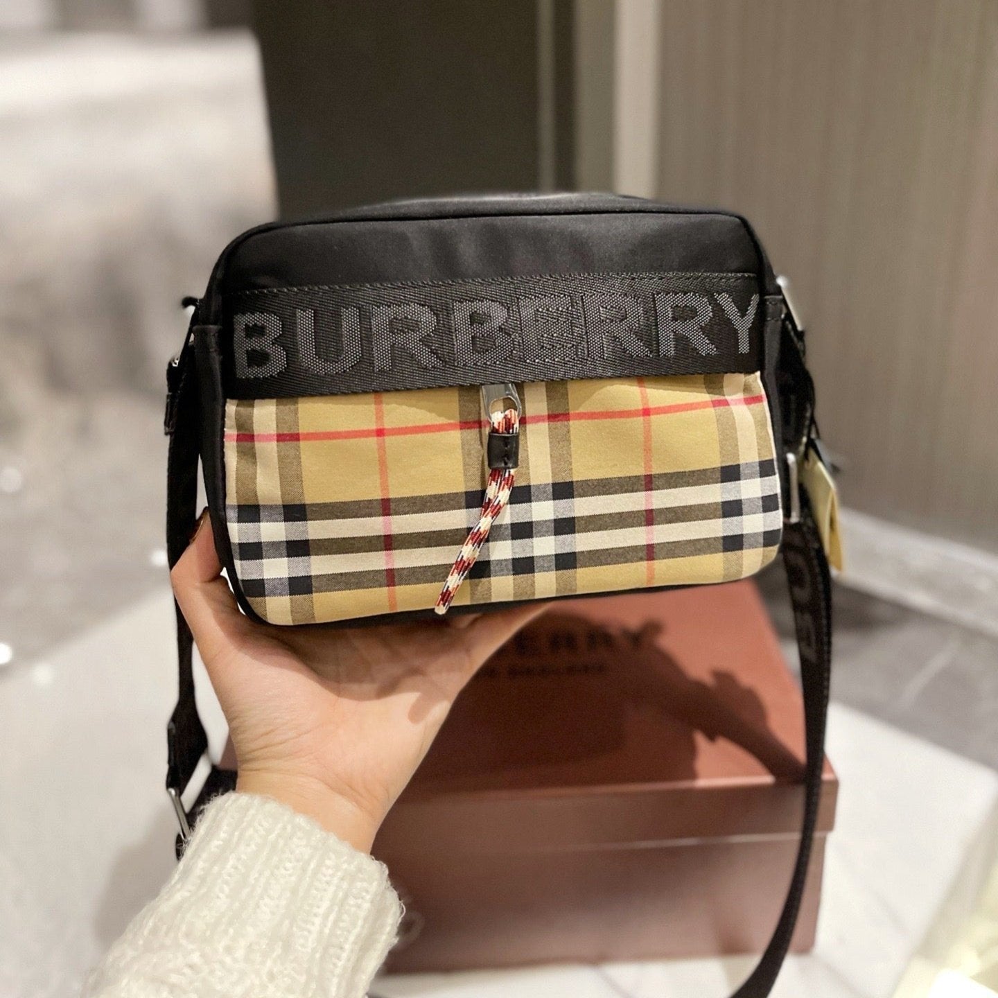 burburry messenger bag