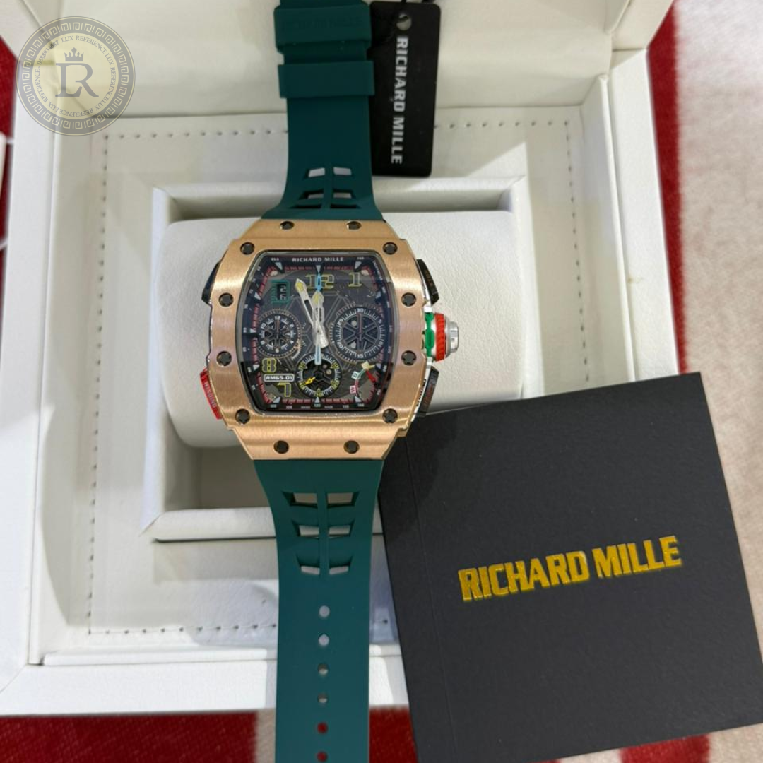 Richard Mille RM 65-01 en or rose, dotée d'un bracelet en caoutchouc vert foncé
