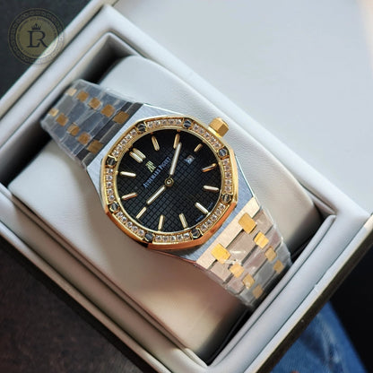 Audemars Piguet Royal Oak, cadran noir, sertie de diamants