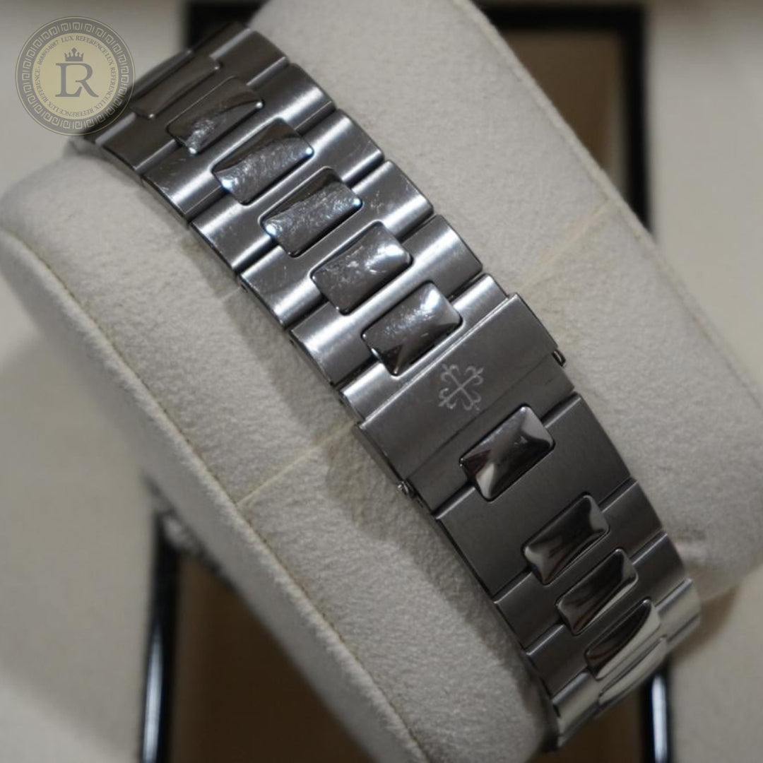 Patek Philippe Nautilus 5712/1A-001