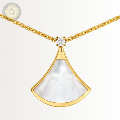Collier Bvlgari Divas’ Dream Nacre, or jaune
